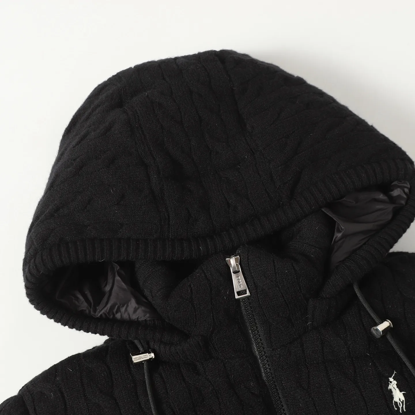 P1000 Women's】Ralph/Ralph Lauren 25ss new hooded down jacket brings warmth within reach. 🧵 Combining classic cable knitting with warm down, it’s a textured choice. Warm winter colors, the answer to classics and style. ❄️ Needless to say, the texture speaks for itself. Rah Lauren cable down jacket defines winter style. Color Black Khaki Size s m L xL